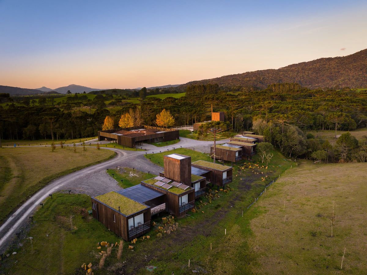 Fazenda Bom Retiro Hotel Boutique, junto à Vinícola Thera, é um dos 50 melhores hotéis do Brasil