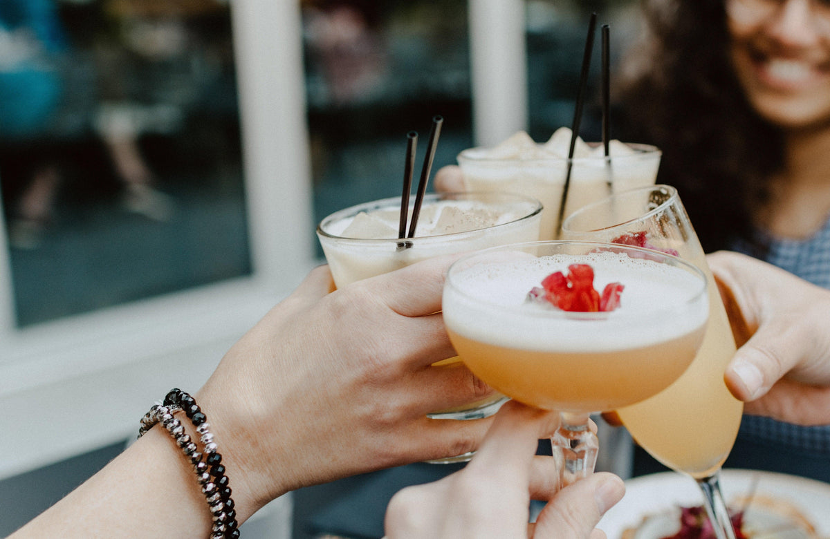Drinks com vinho para curtir as férias na praia, no campo ou na cidade