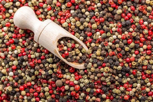 Como usar pimentas em grão e o melhores vinhos para harmonizar com comidas picantes